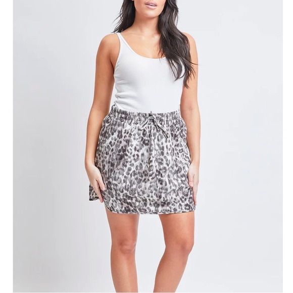 Royalty For Me Gray Leopard  Skirt - Picture 1 of 7
